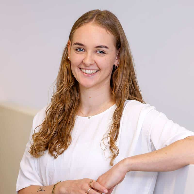 Elena Schmidle